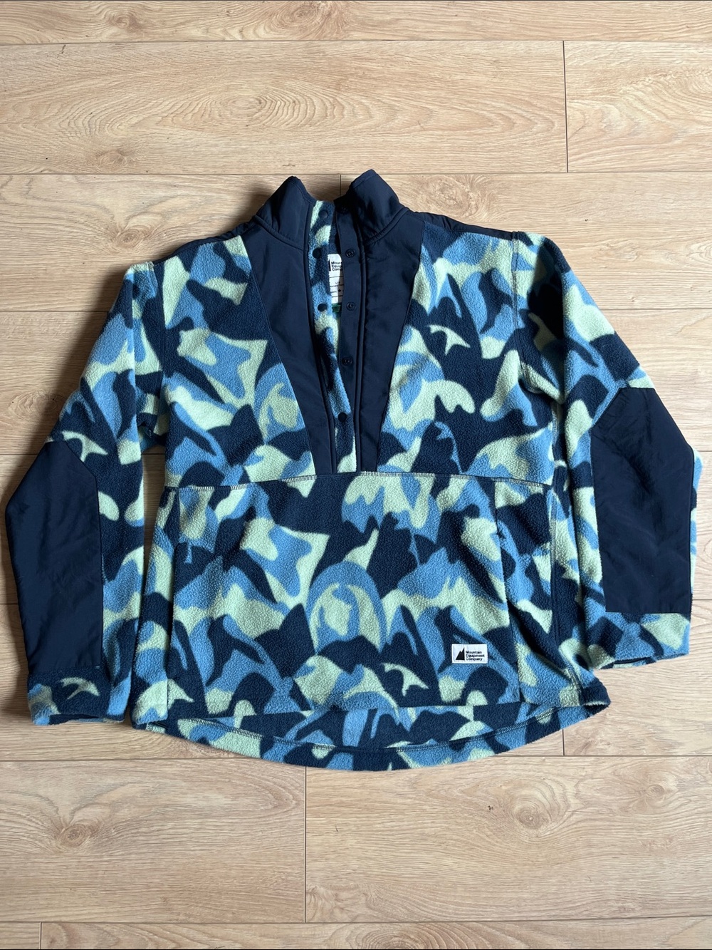 MEC Women's Pullover Fleece with Navy & Light Green Pattern